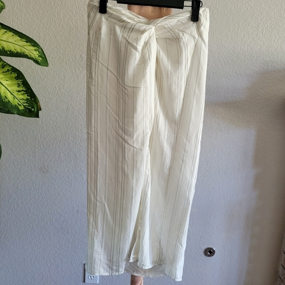 H&M Calf Length Skirt - Picture 2 of 8